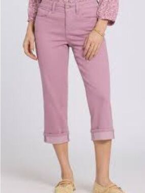 NYDJ Marilyn Straight Leg Cuffed crop Lift Tuck jeans in dusty rose. Size 6